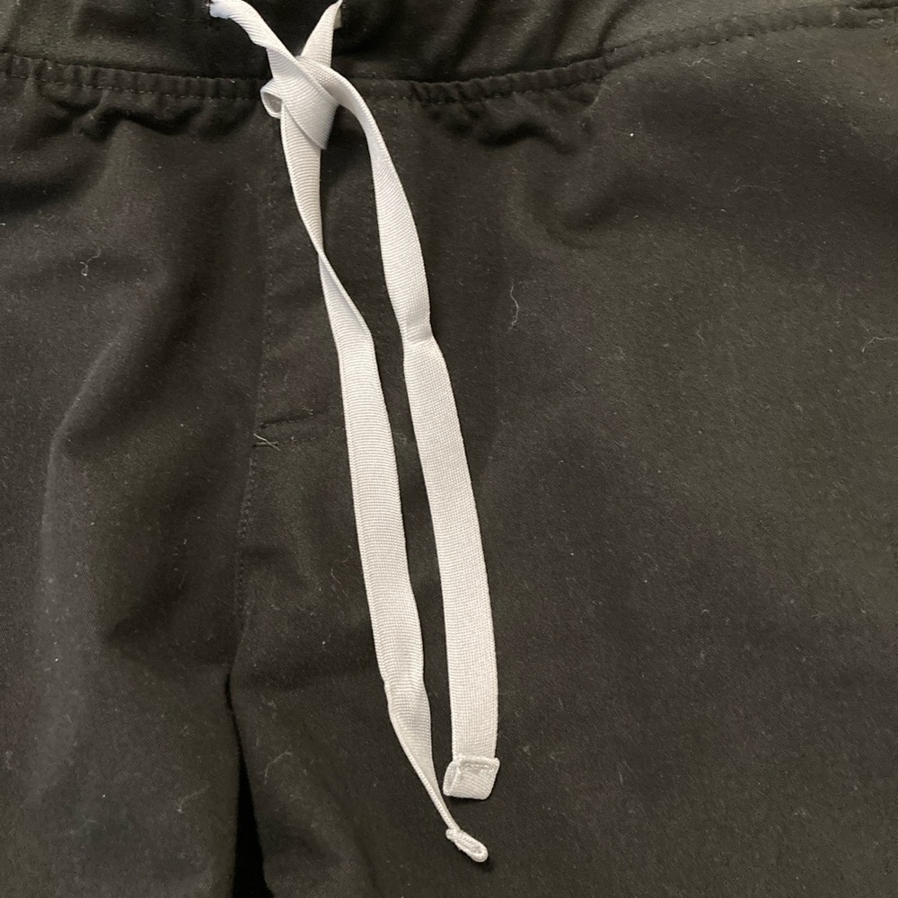 Figs Black Jogger Scrub Pants - Picture 8 of 16